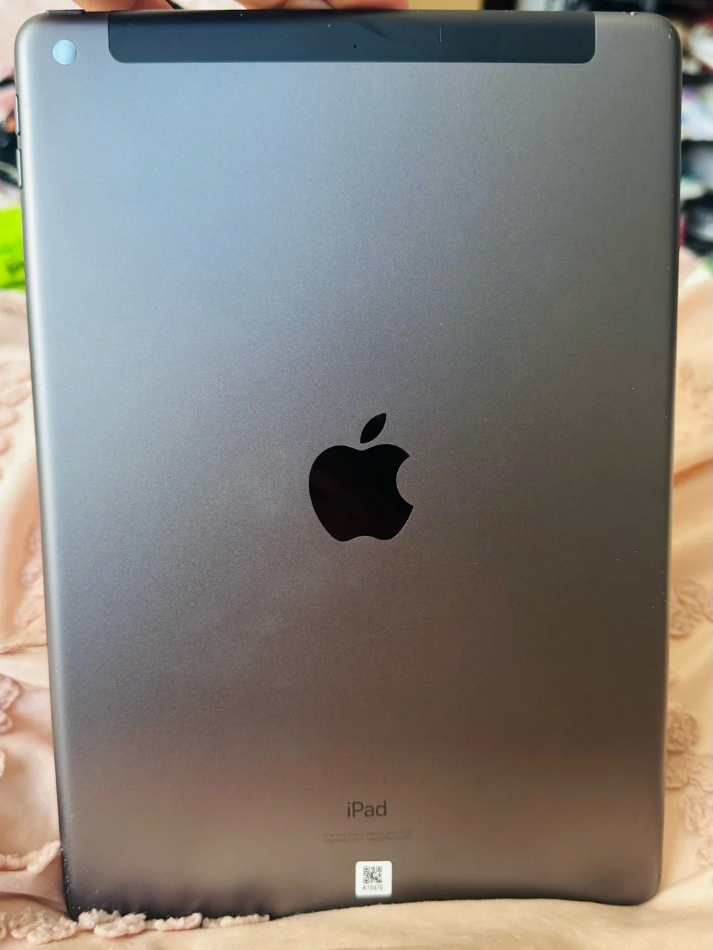 Apple iPad 8th Gen - size 10.21 unlocked for all carriers. 128gb